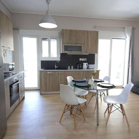 Penthouse Lux Flat With 2 Bd Next To Larissis Apartment Athena Bagian luar foto