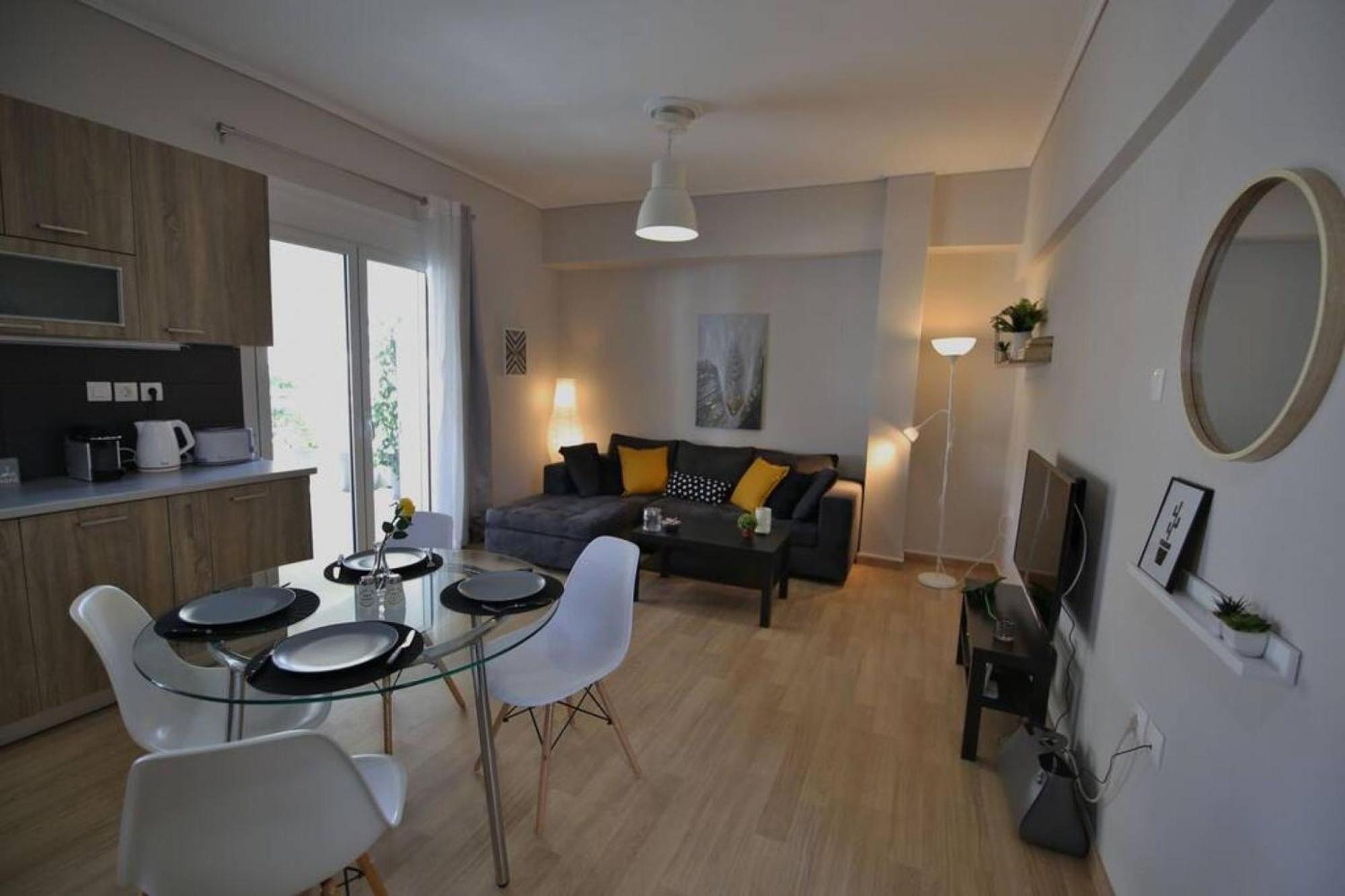 Penthouse Lux Flat With 2 Bd Next To Larissis Apartment Athena Bagian luar foto