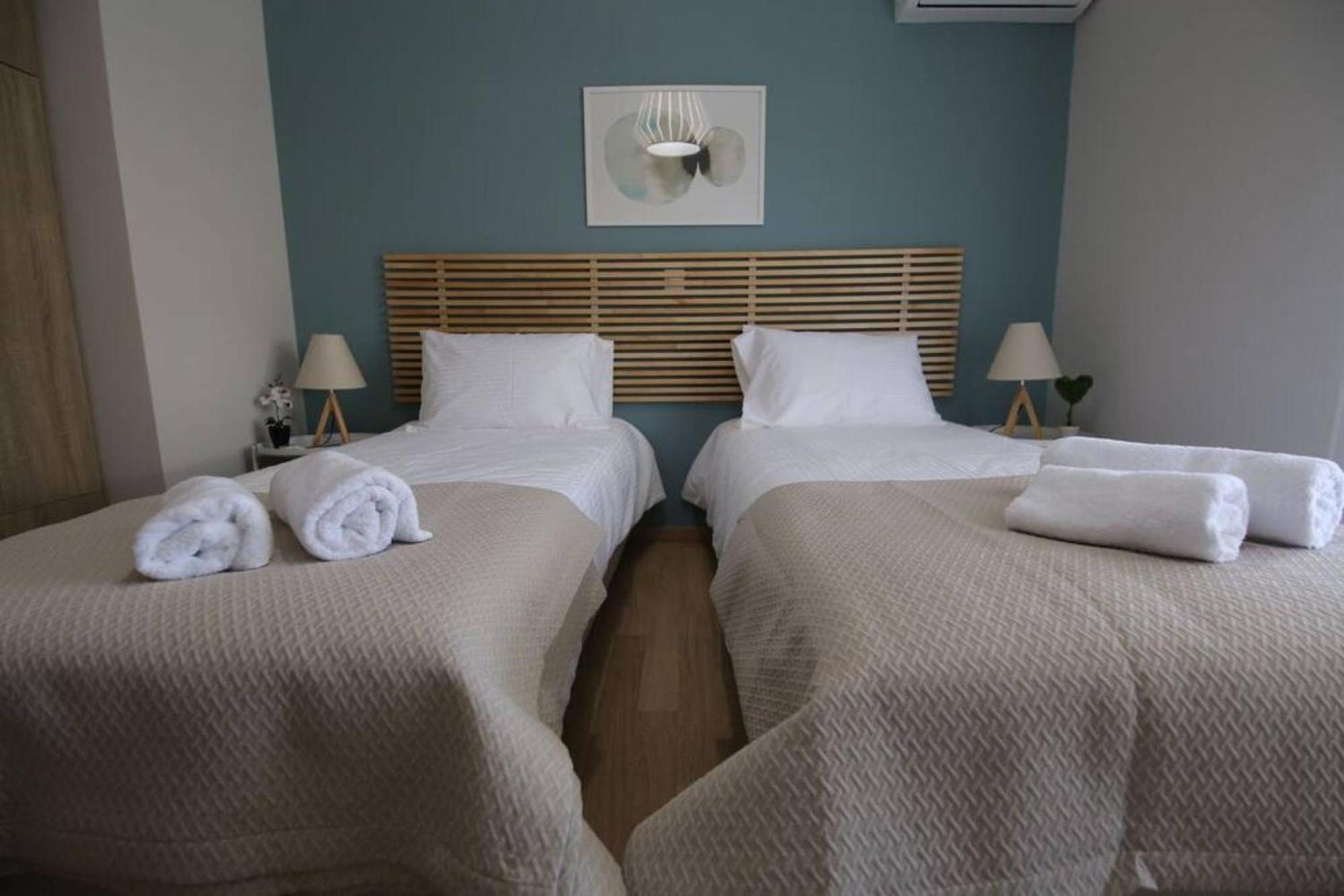 Penthouse Lux Flat With 2 Bd Next To Larissis Apartment Athena Bagian luar foto